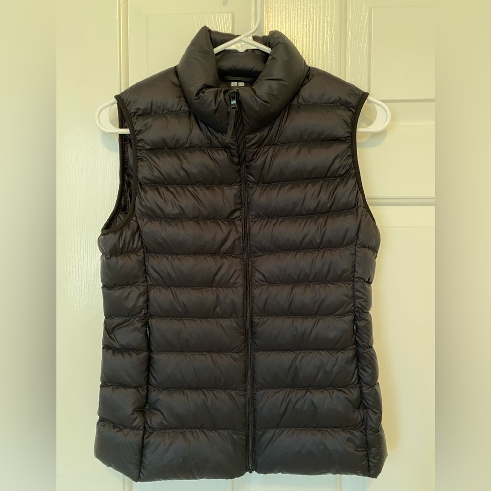 Uniqlo Women's Black Puffer Vest